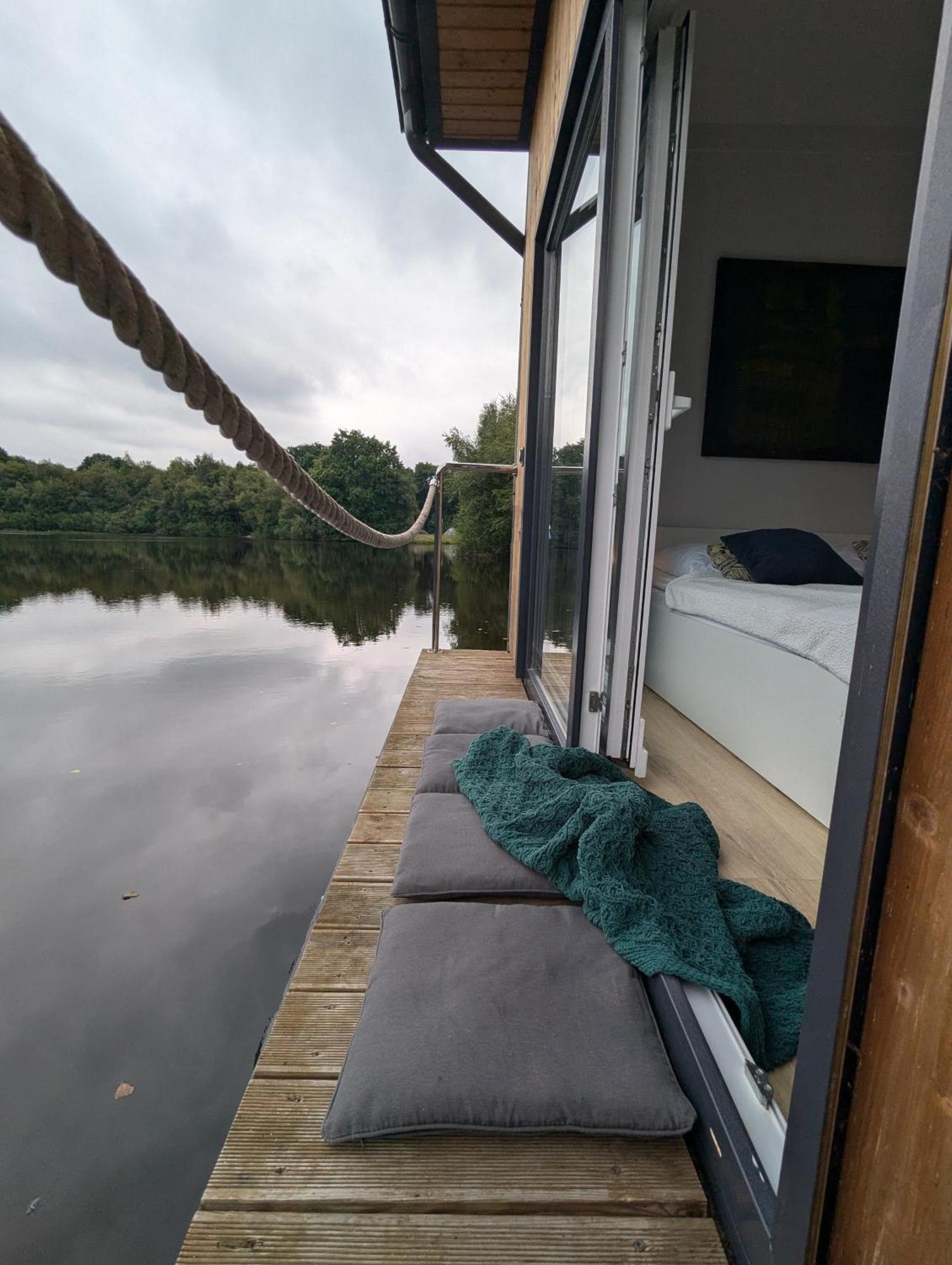 Hausboot Lena *